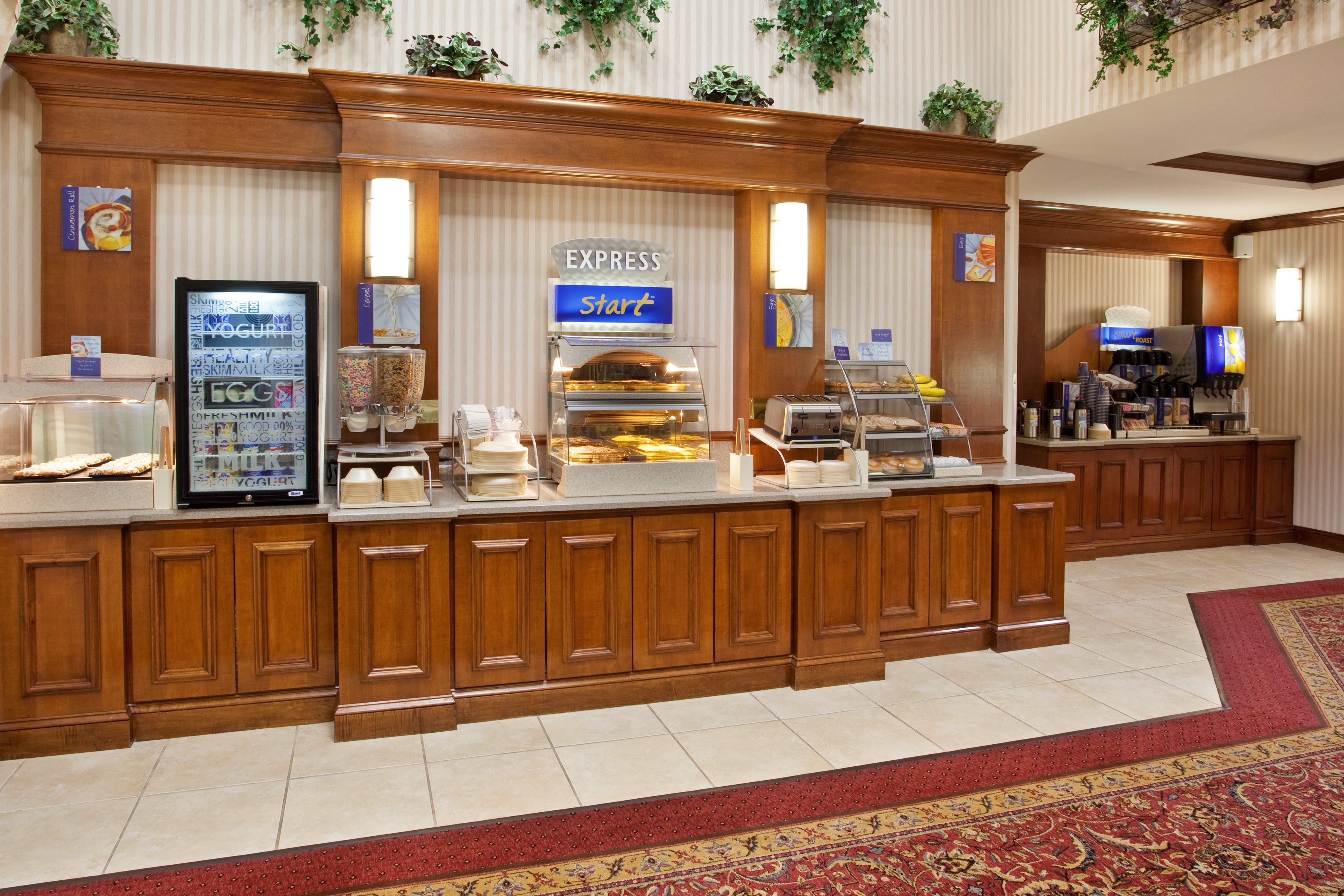 Holiday Inn Express Hotel & Suites Marion By Ihg Exterior foto