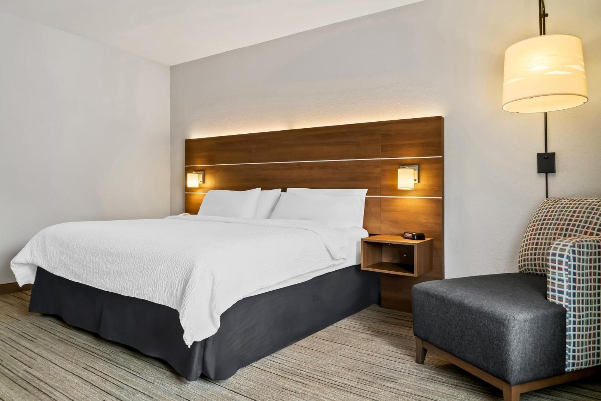 Holiday Inn Express Hotel & Suites Marion By Ihg Exterior foto