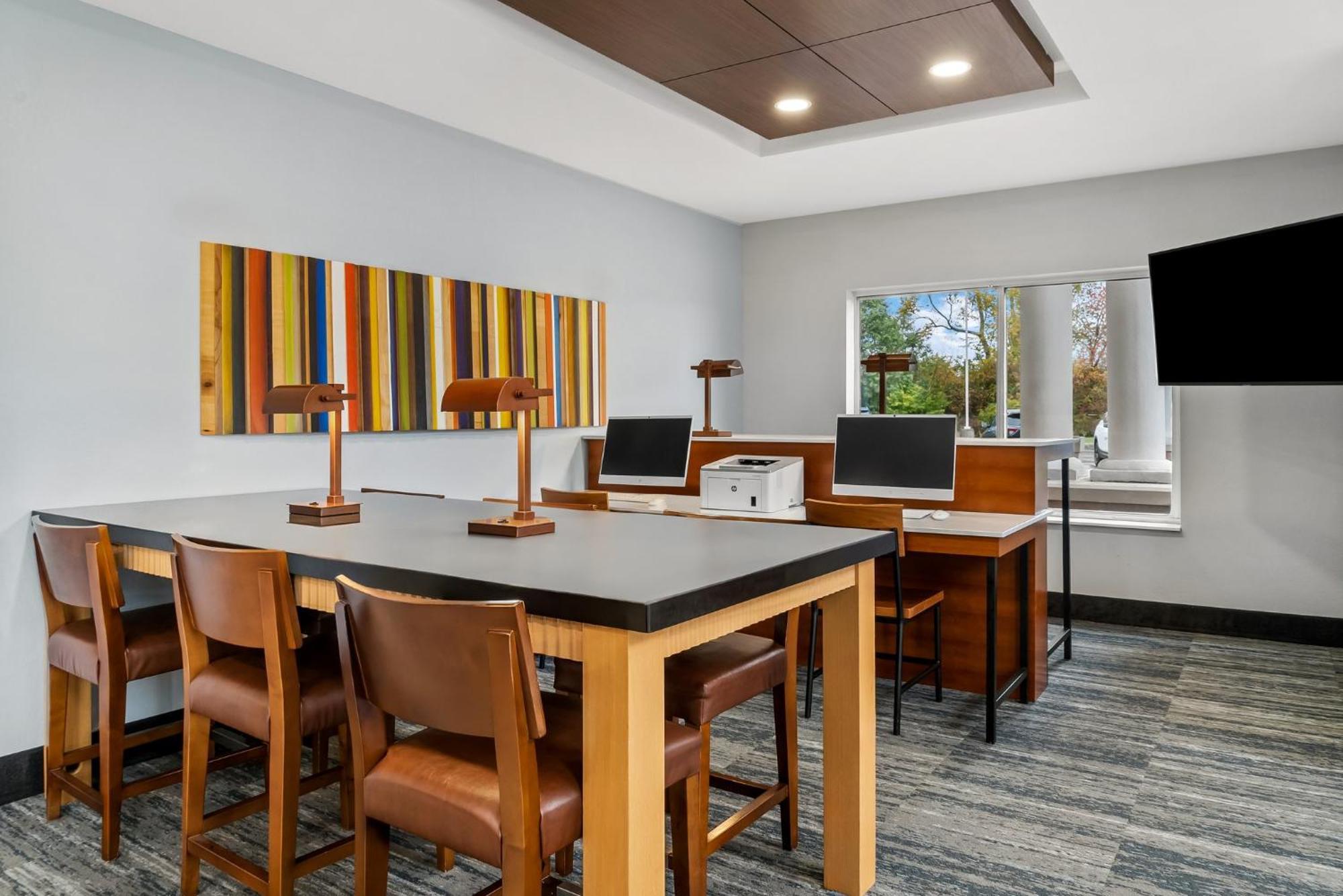 Holiday Inn Express Hotel & Suites Marion By Ihg Exterior foto