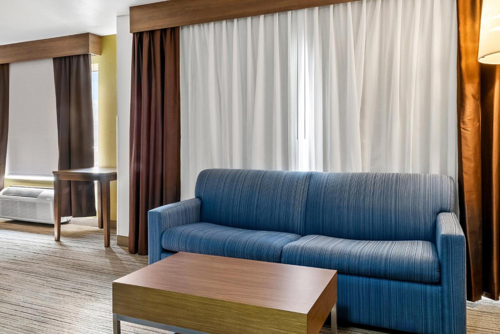 Holiday Inn Express Hotel & Suites Marion By Ihg Exterior foto