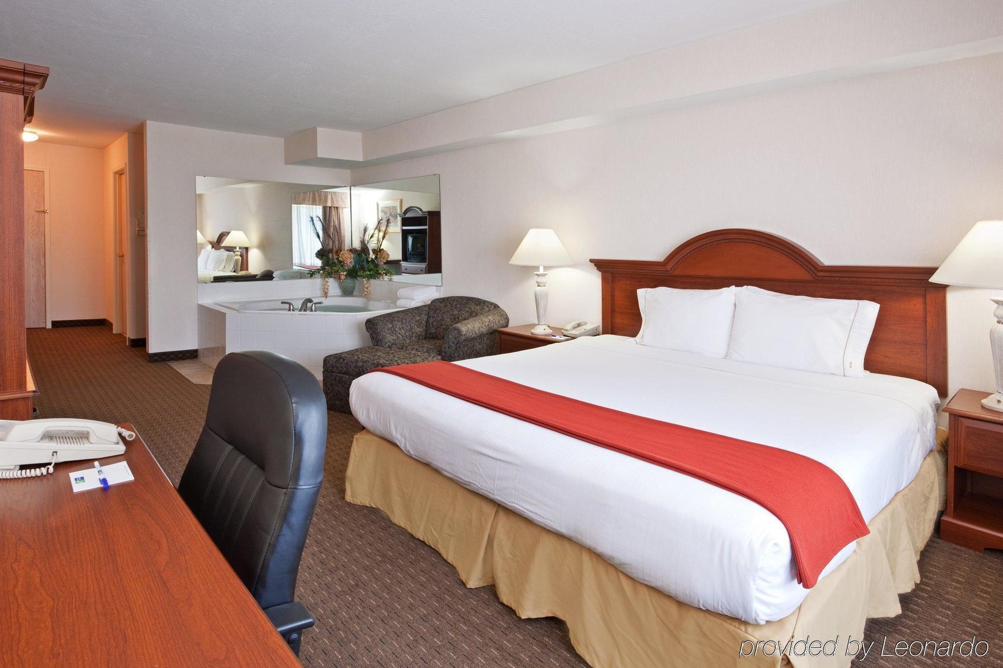Holiday Inn Express Hotel & Suites Marion By Ihg Quarto foto